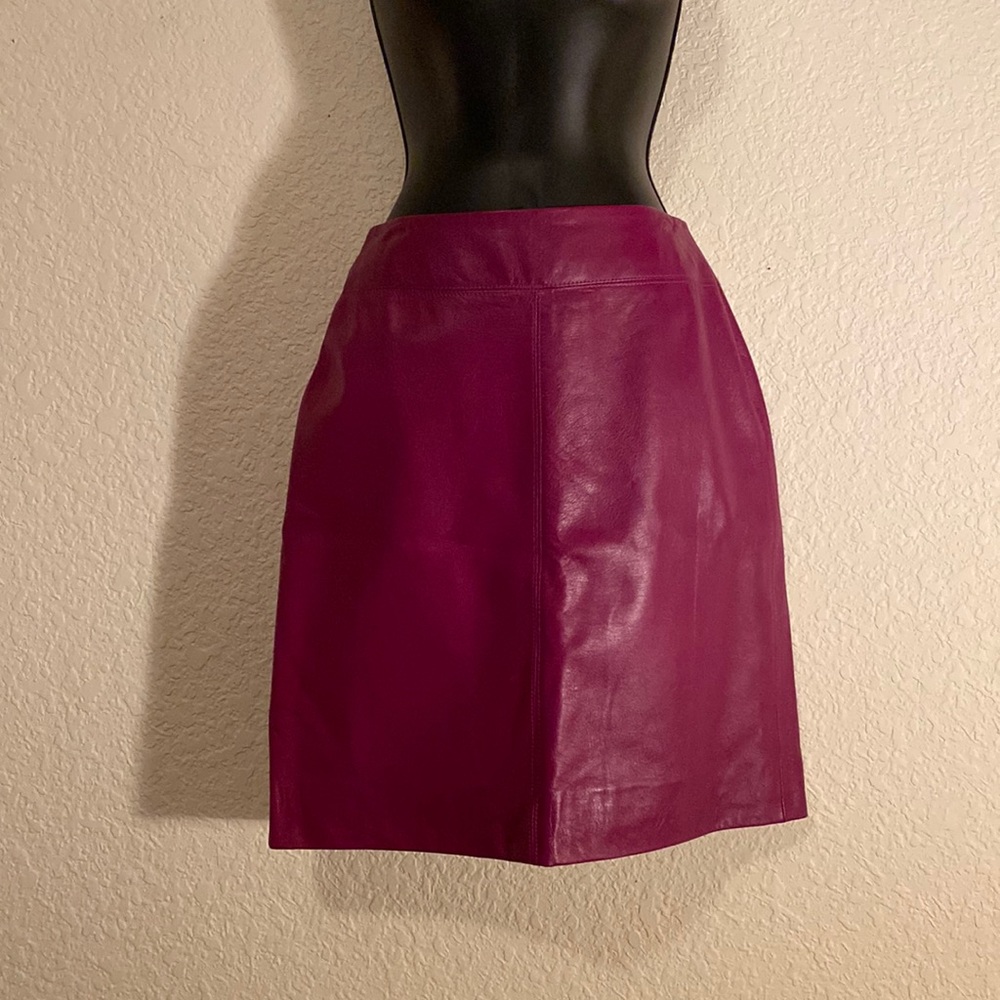 BCBGMaxazria 100% leather 100% polyester purple skirt